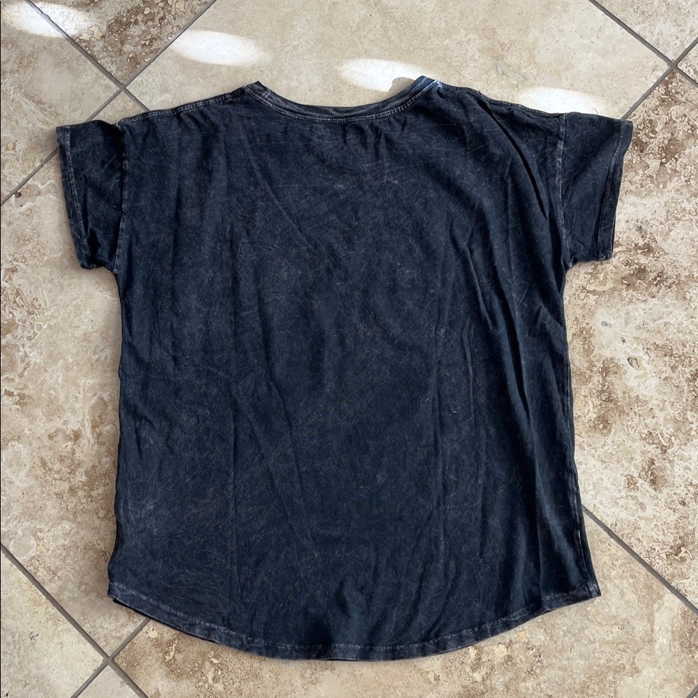 Black 'Be Kind' T-Shirt with Butterfly Design S - Picture 8 of 9